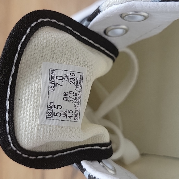 Van's Era Brand new in the box. - Picture 10 of 12